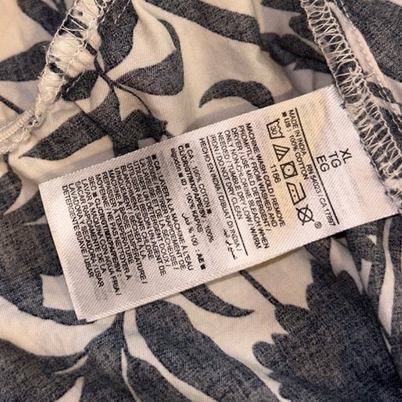 Floral V-Neck Wrap Blouse Top - Black and White - Picture 5 of 8